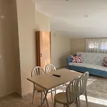 Dove מלון דירות 4*