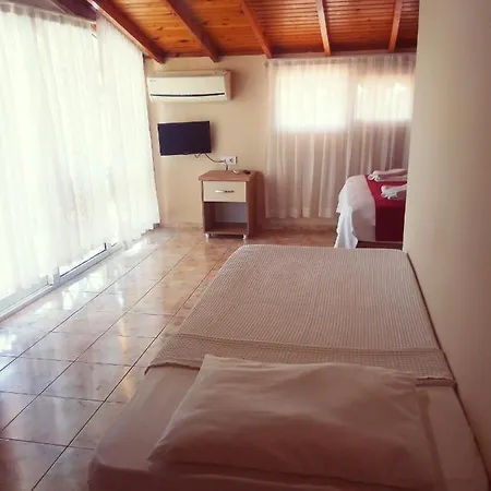 Dove Aparthotel 2*
